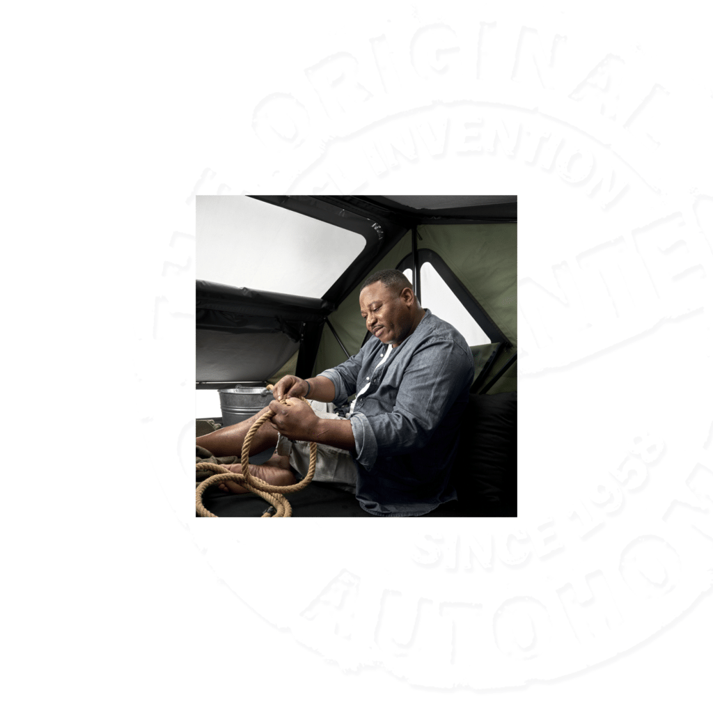 Палатка на крышу автомобиля AUTOHOME OVERZONE SMALL STANDARD, тент песочный, лестница 220 мм