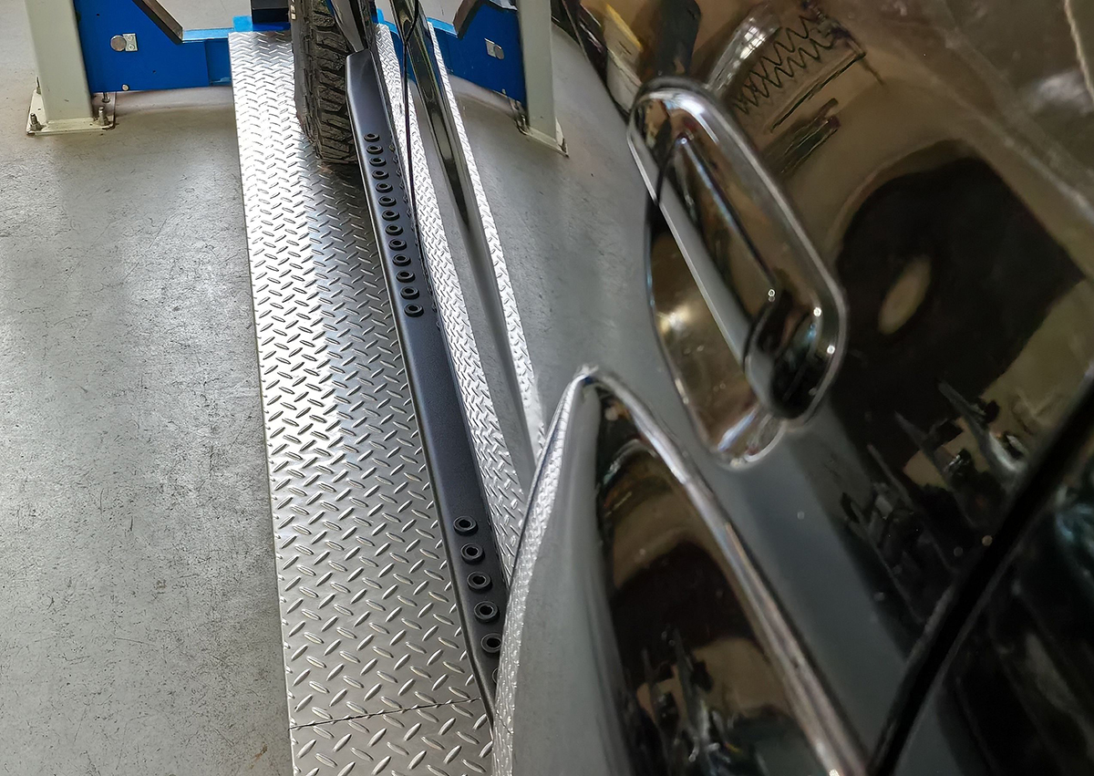 Пороги РИФ силовые Nissan Patrol Y61 2004+ (АКПП)