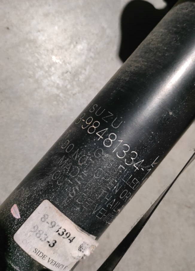 амортизатор D-MAX 2021- передний