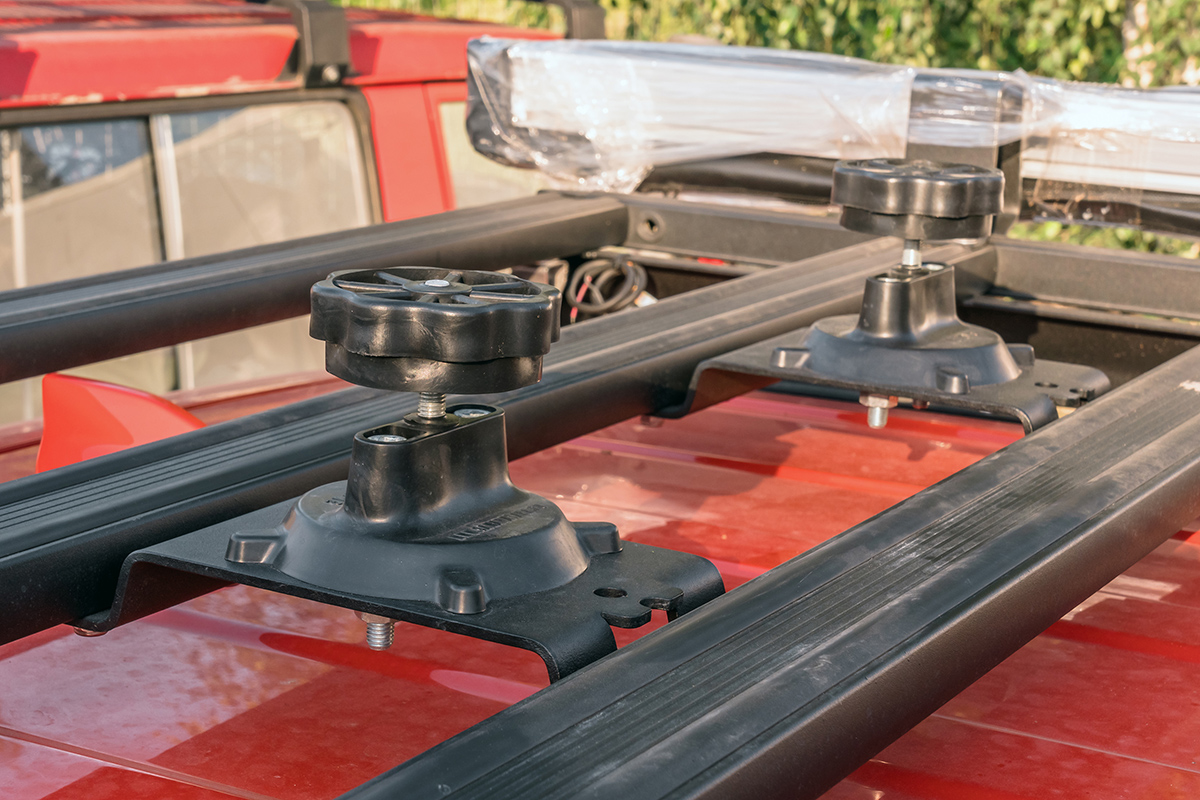 Кронштейны для крепления экспедиционной канистры к алюминиевому багажнику (платформе) РИФ