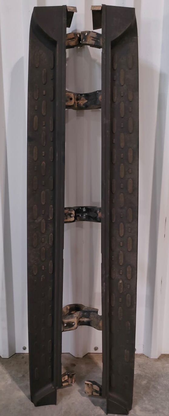 Штатные пороги Tank 300 (R/L)