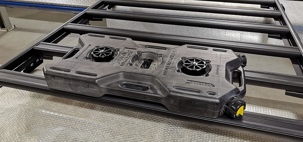 Кронштейны для крепления экспедиционной канистры к алюминиевому багажнику (платформе) РИФ