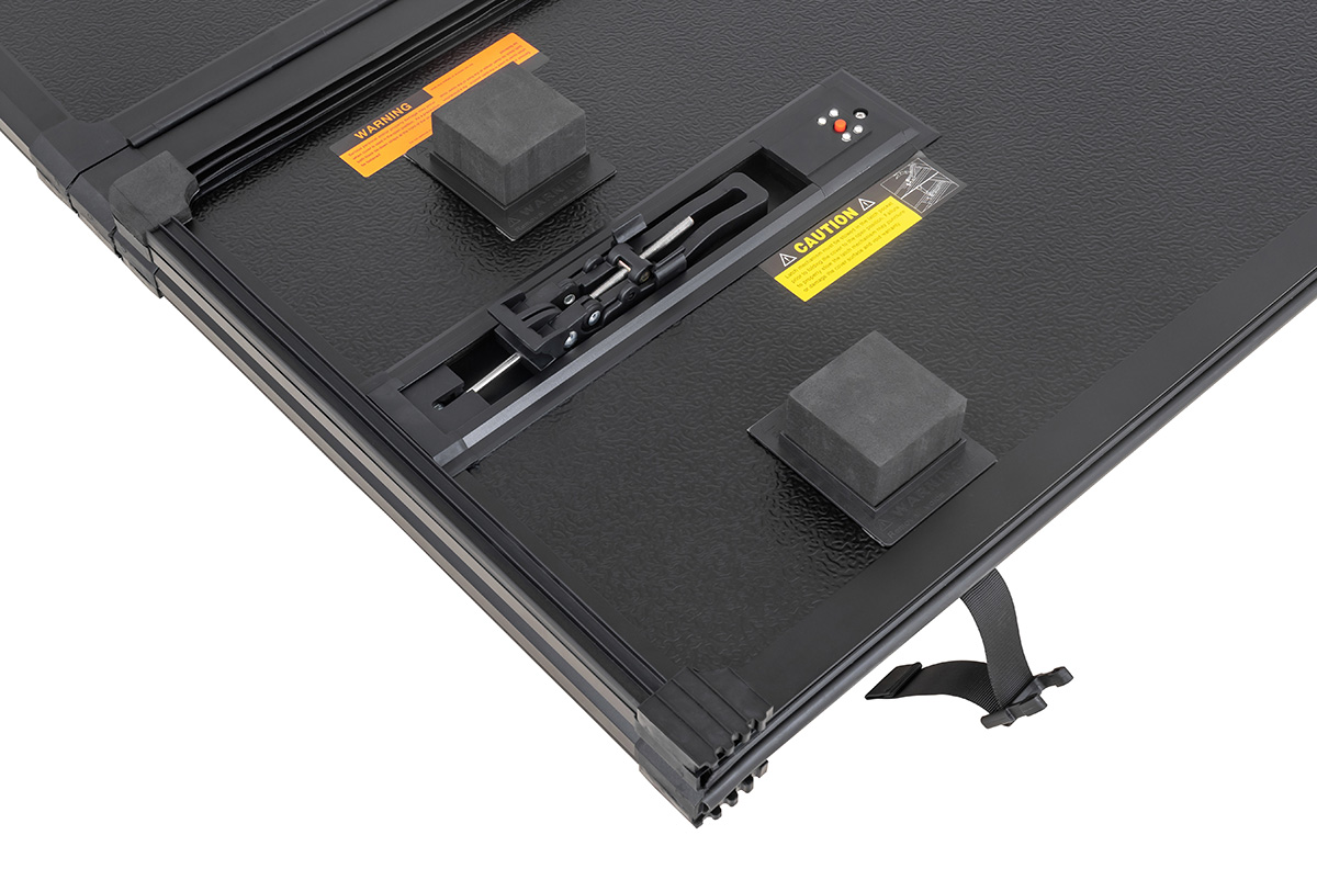 Крышка кузова РИФ для Dodge Ram 2019, трёхсекционная 2000х1813/1740 мм, алюминиевая, черная (6,5 ft)