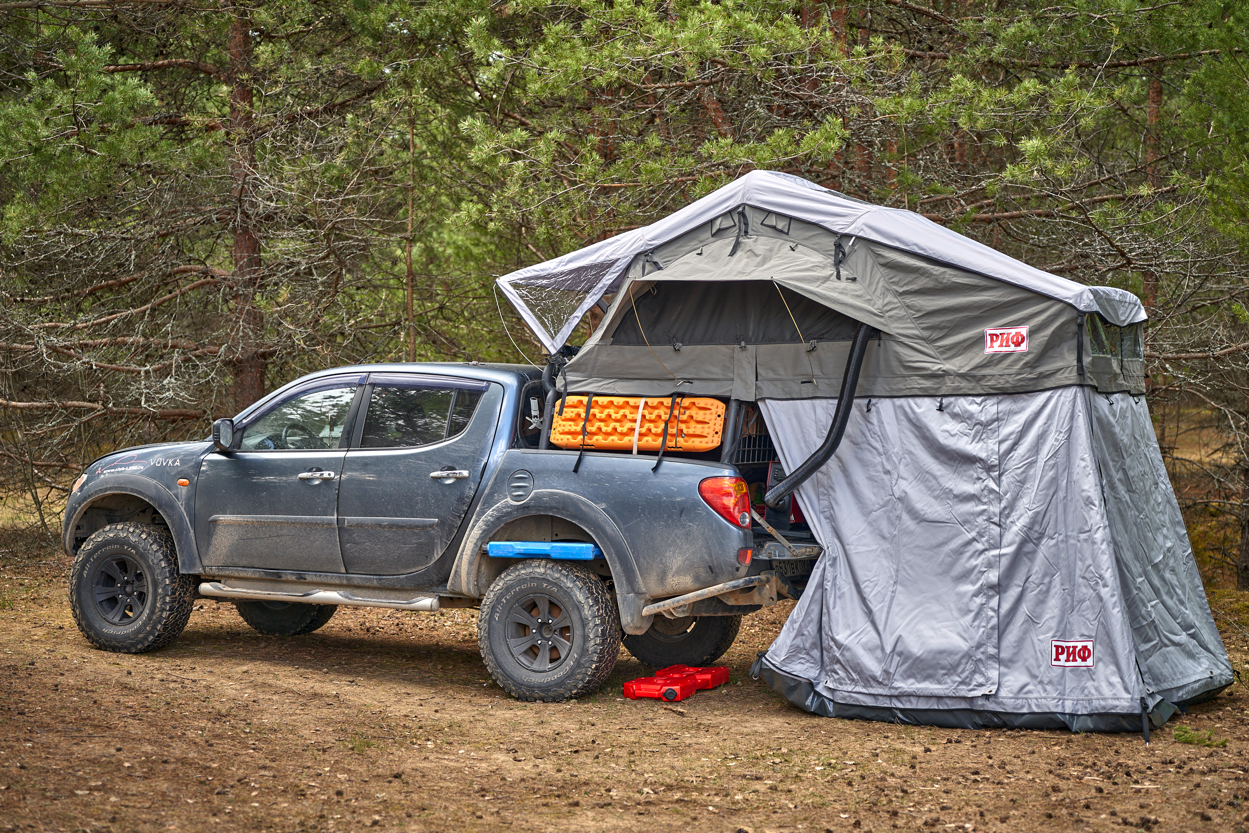 Палатка на крышу автомобиля РИФ Soft RT02-120 PRO, тент серый, 120х(240+70)х115 см