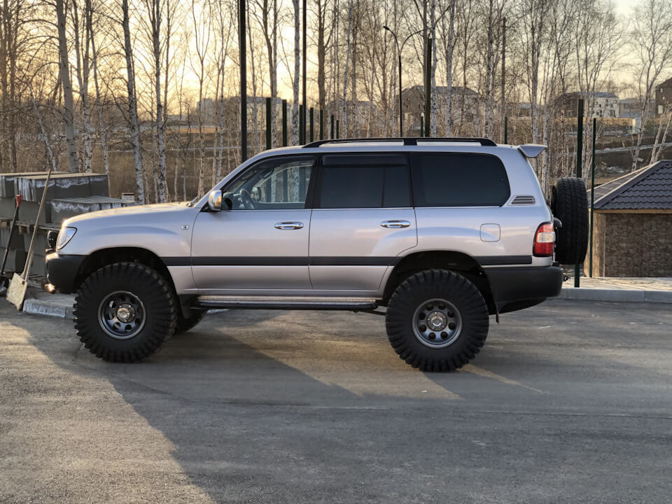 Калитка в штатный бампер усиленная Toyota Land Cruiser 105 с квадратом