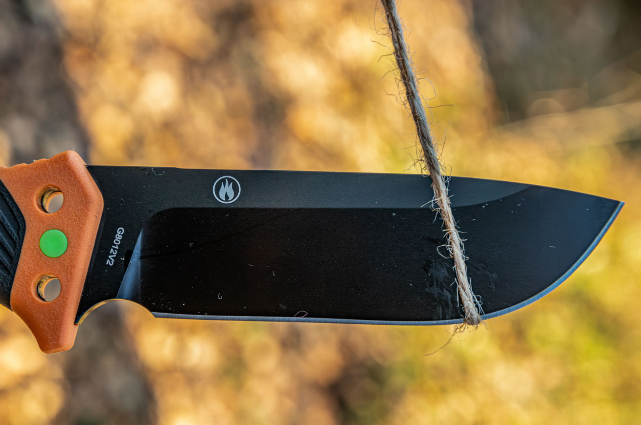 Нож туристический GANZO, длина 243 мм, сталь 8CR13, оранжевый, с паракордом, в ножнах