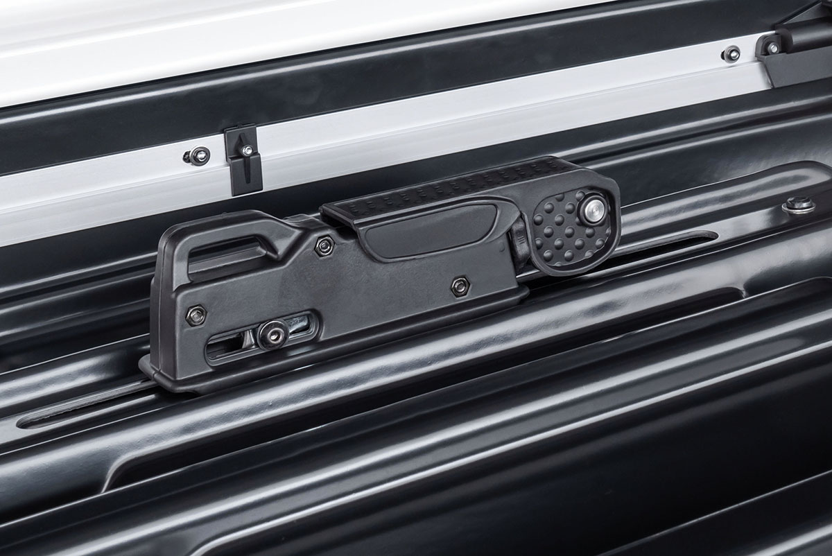 Бокс автомобильный на крышу Pentair COBRA 420L белый глянец, двусторонний