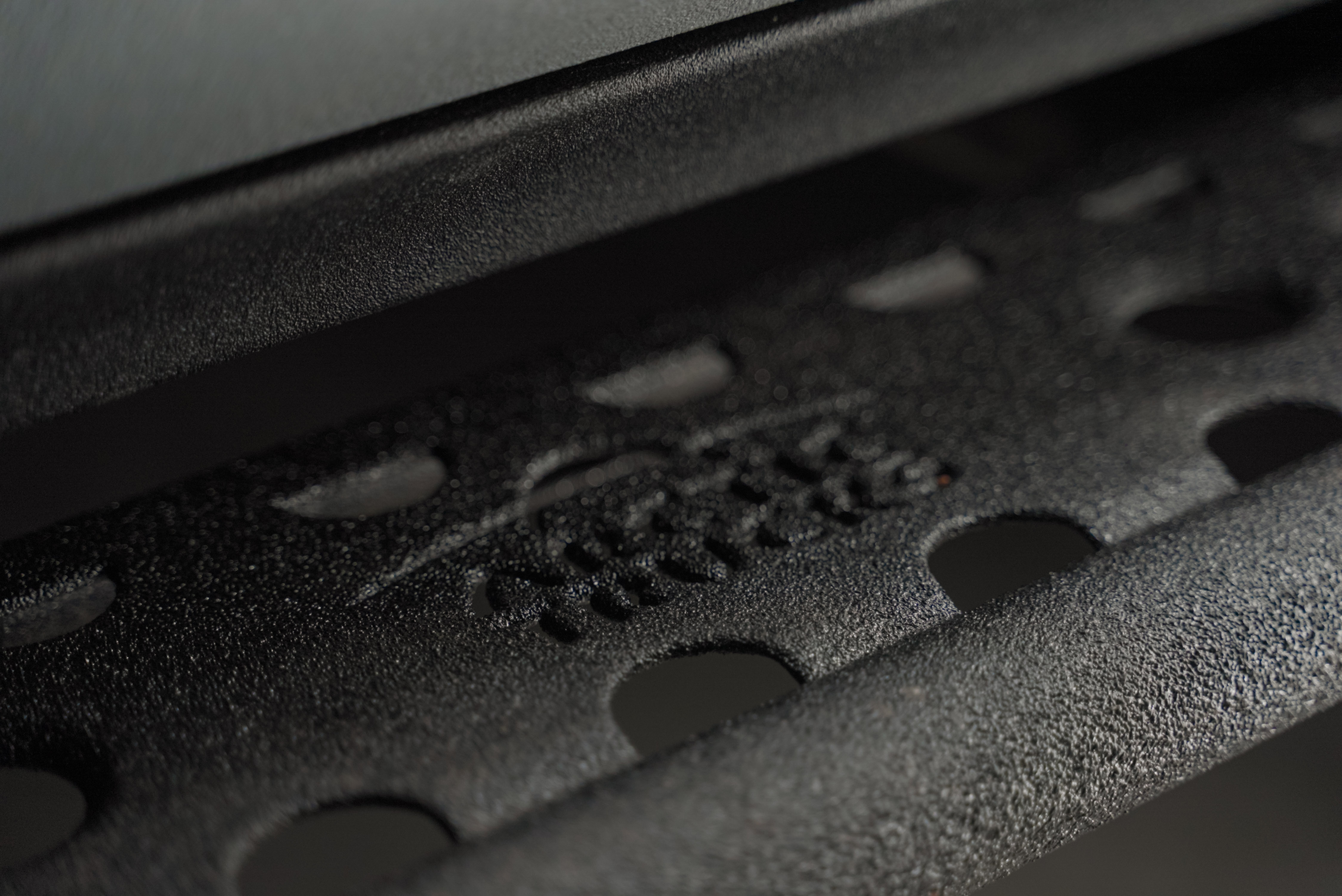 Пороги силовые GWM POER 2021 - (лого)  для стоковых автомобилей без модификации