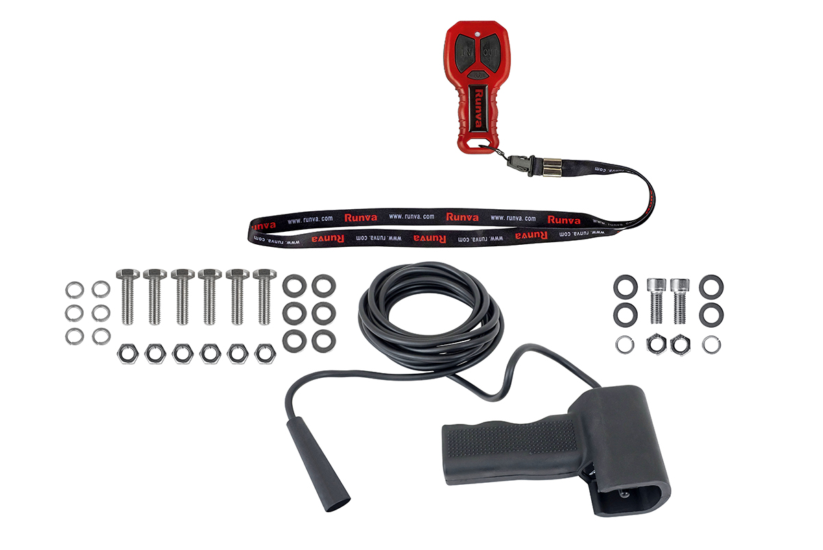 Лебёдка автомобильная электрическая 12V Runva EWXT12000FSR 5443 кг синтетический трос