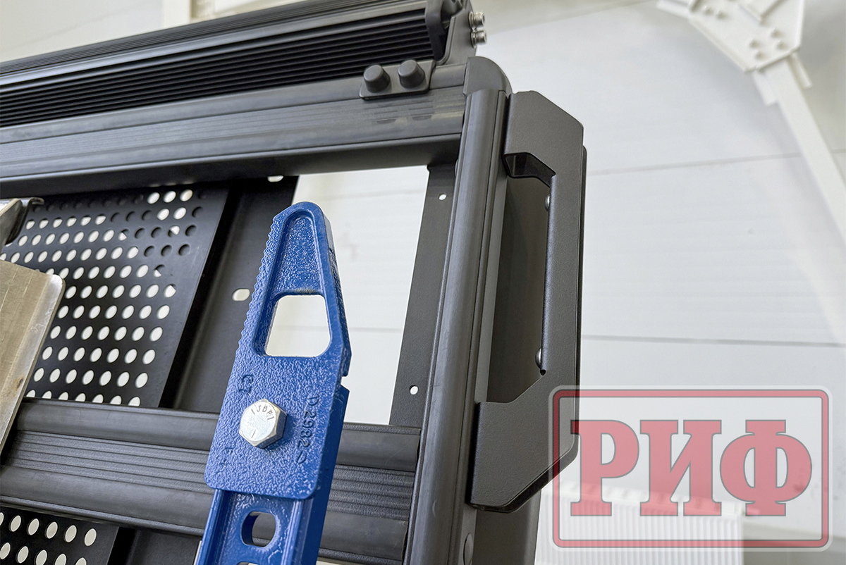 Ручки к алюминиевому багажнику (платформе) РИФ (к-т 2 шт.)