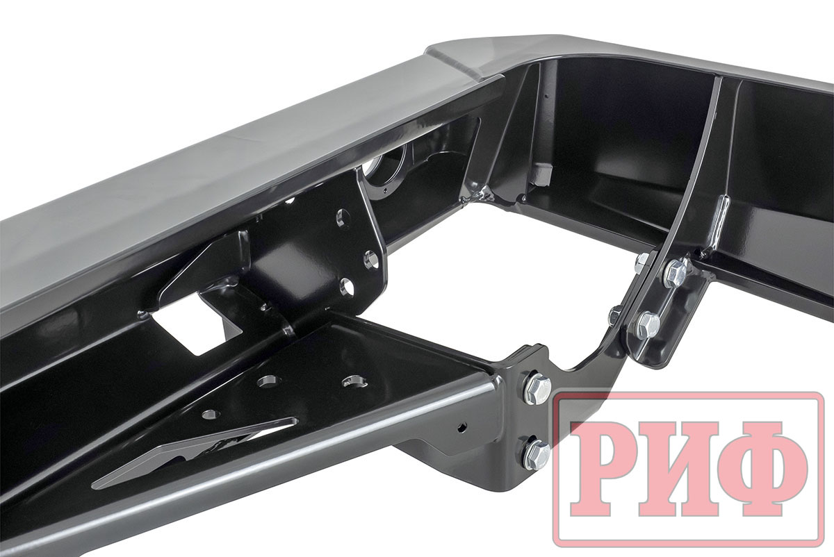 Бампер РИФ силовой задний Toyota Land Cruiser 76 2007-2024 с квадратом под фаркоп и фонарями