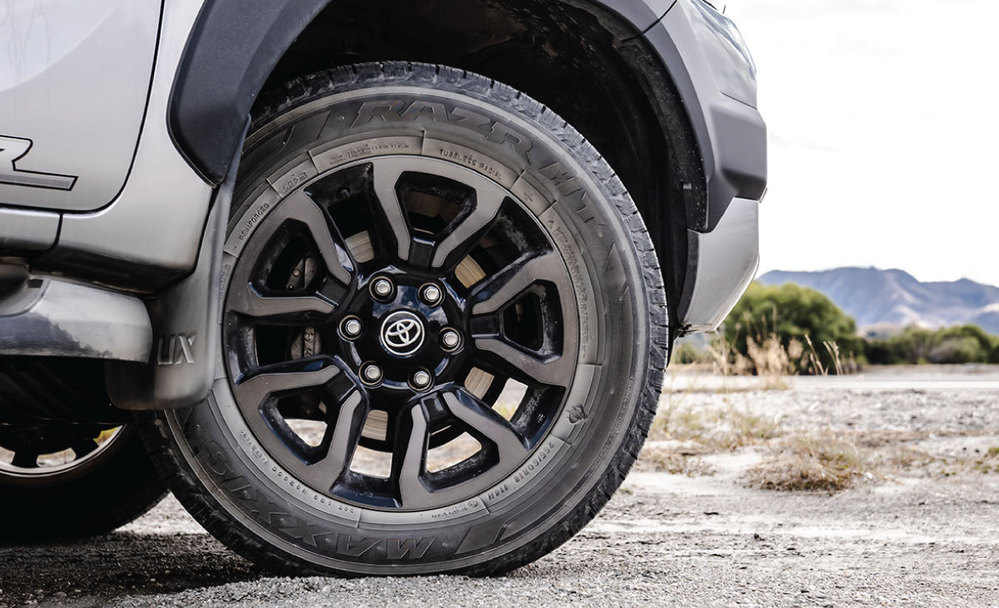 Шина Maxxis RAZR HT-780 275/60R20 115H