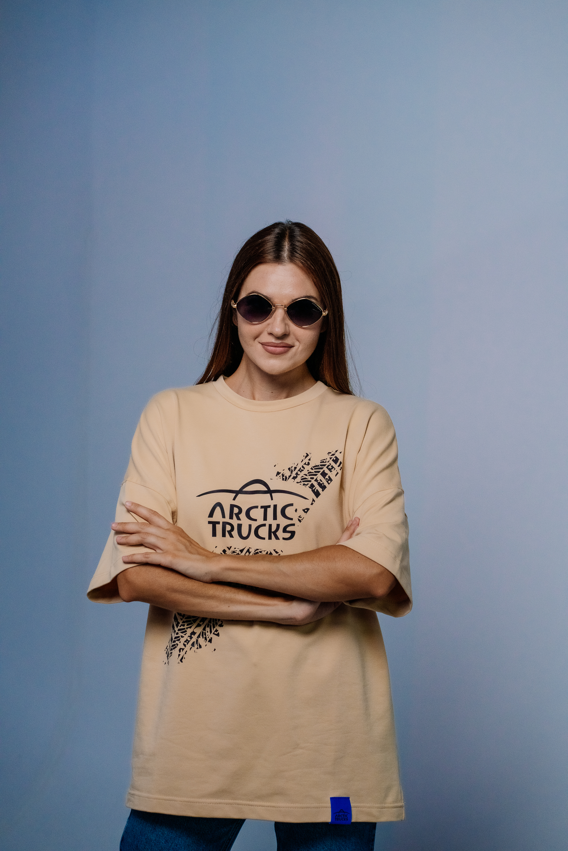 Фирменная футболка с логотипом бежевая размер XXL