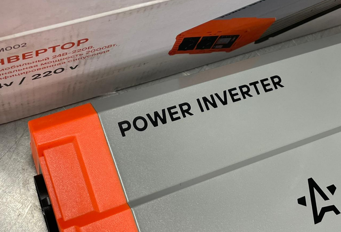 Инвертор автомобильный 24В-220В, 2000 Вт Airline