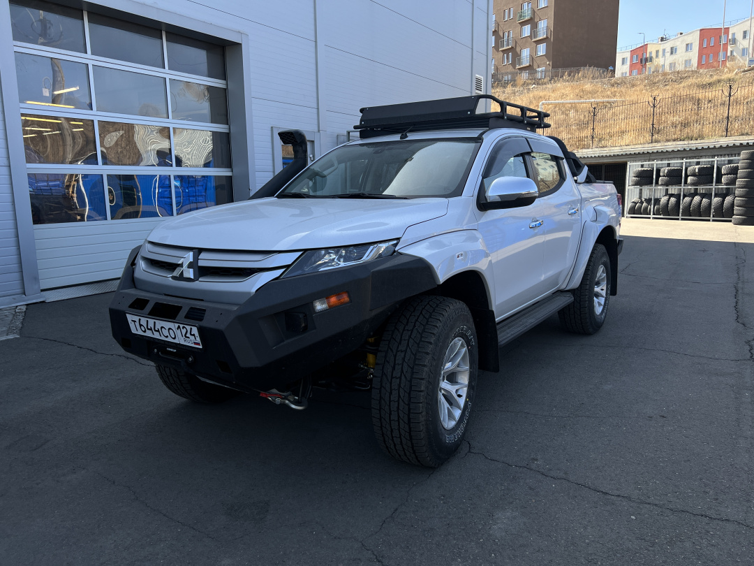 Бампер силовой передний Mitsubishi L200 2019+ защитная дуга, птф