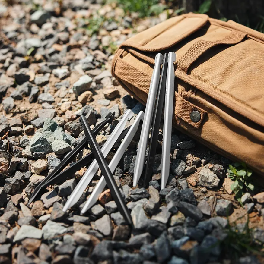 Колышки Naturehike алюминиевые (8 шт.) 20 см, черные, V-образные