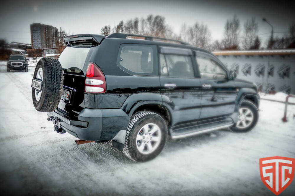 Калитка в штатный бампер Toyota Land Cruiser Prado 120