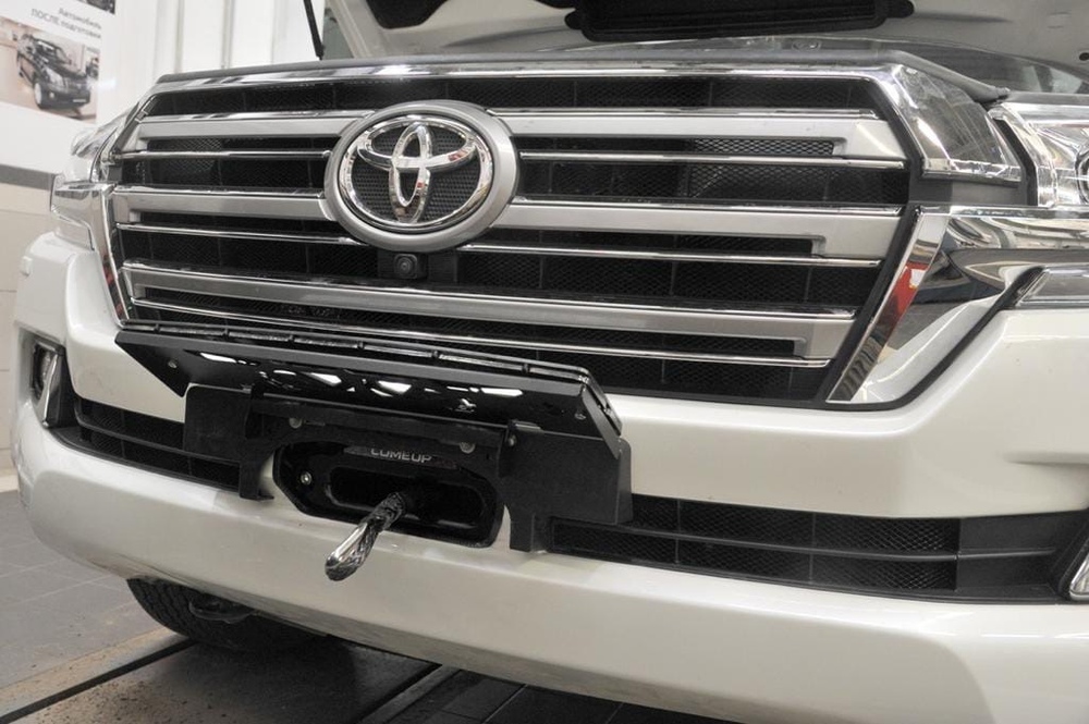 Установочный комплект для лебедки в штатный бампер Toyota Land Cruiser 200 (с 2015 г.в.)