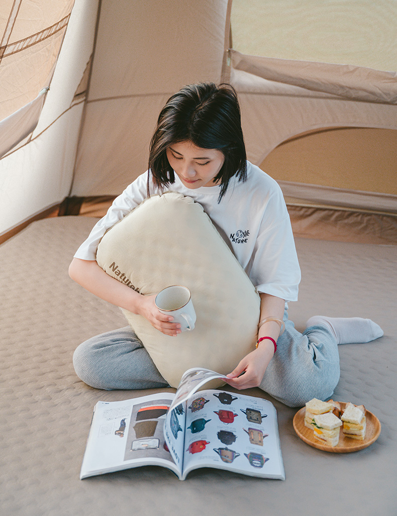 Подушка надувная Naturehike 52х32x12 см, бежевая