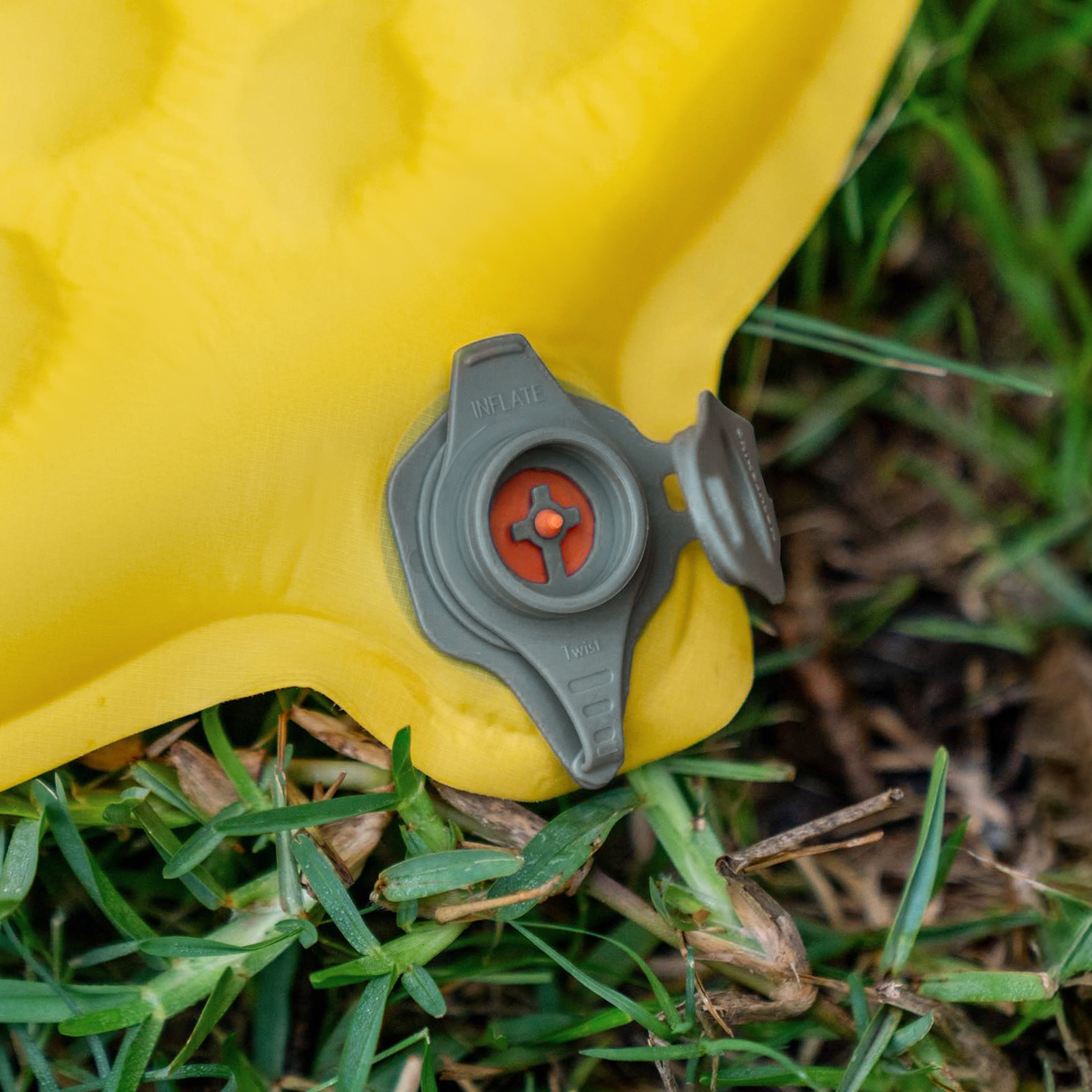 Коврик надувной Naturehike 183х53х3,5 см, овальный, желтый