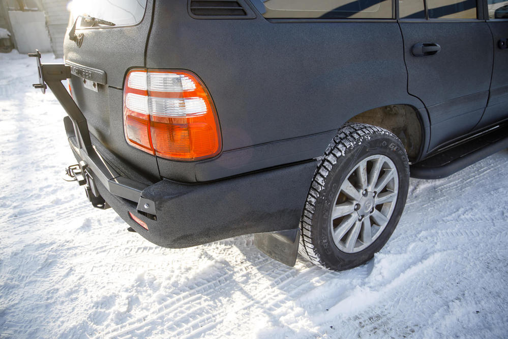 Калитка в штатный бампер Toyota Land Cruiser 100