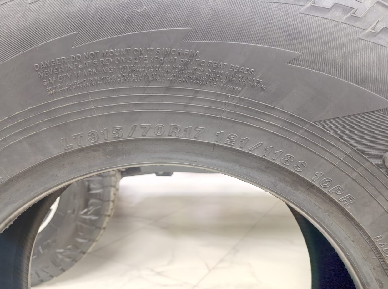 Yokohama 315/70 R17 121S G015 A/T