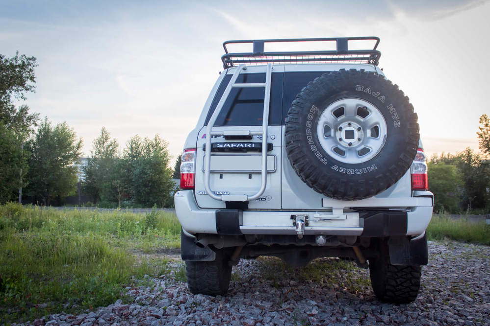 Калитка в штатный бампер Nissan Patrol Y61 1997-2004 г.в.