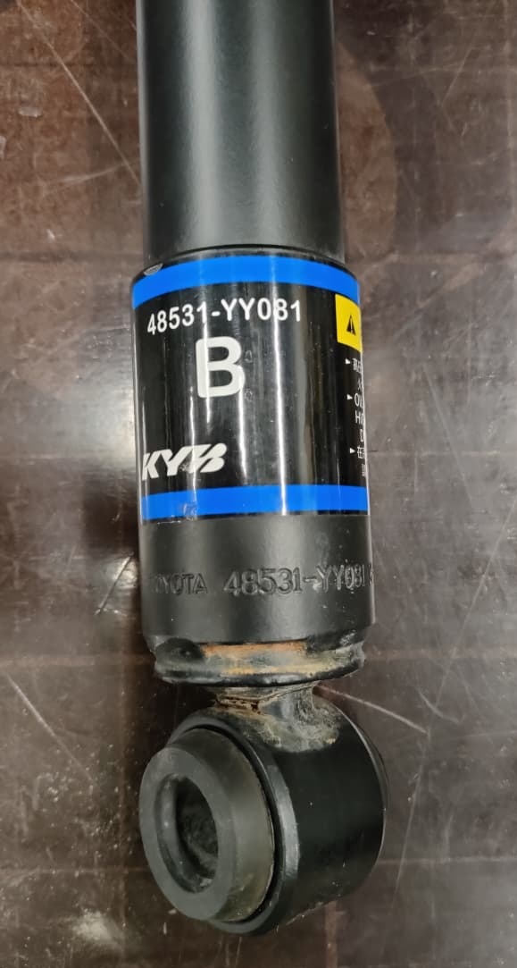 Амортизатор задний Toyota Hilux 2020+