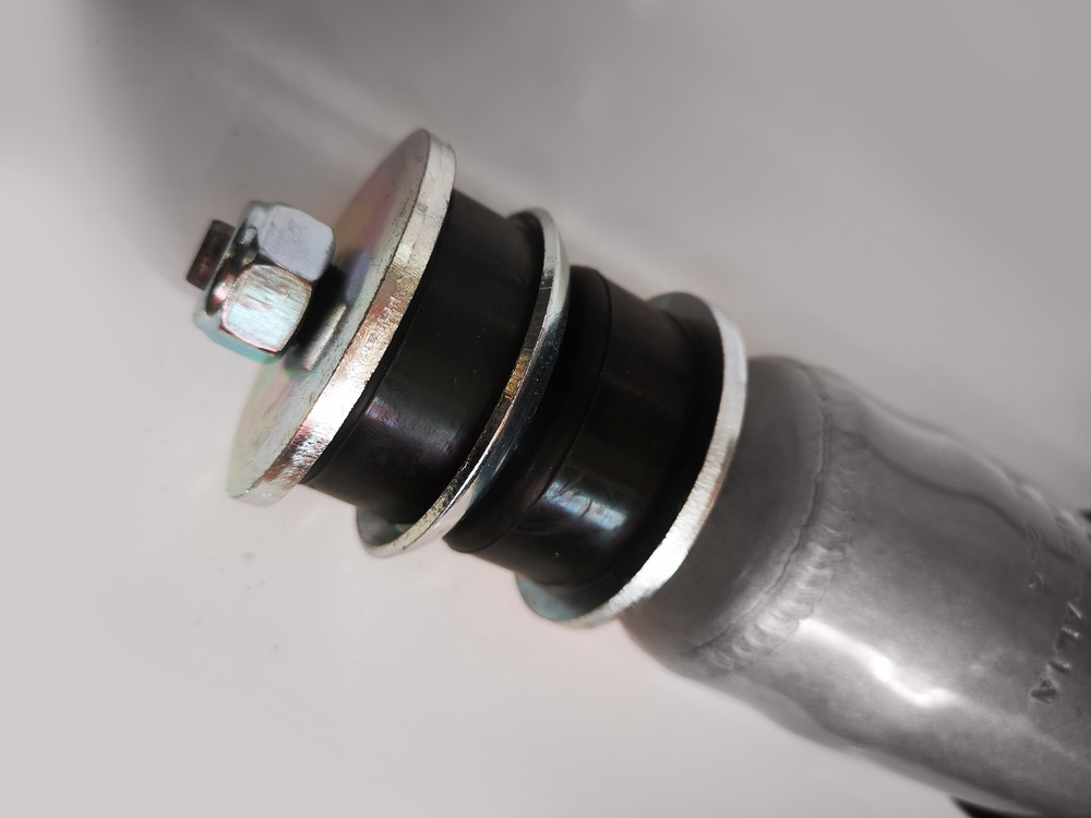 Амортизатор передний масляный Tough Dog для TOYOTA LANDCRUISER 70-х серий, лифт 0-50 мм