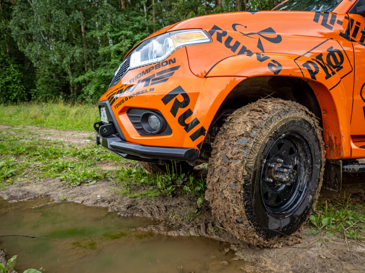 Бампер передний силовой/защита штатного бампера РИФ УАЗ Патриот 2015+ с квадратом под фаркоп и защитой рулевых тяг (стандарт)