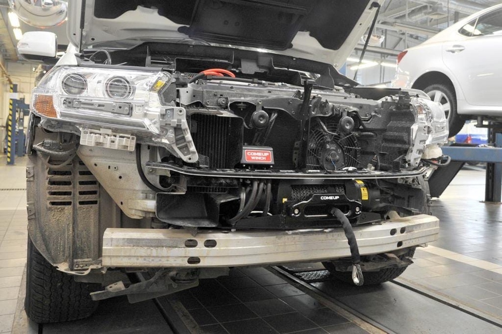 Установочный комплект для лебедки в штатный бампер Toyota Land Cruiser 200 (с 2015 г.в.)