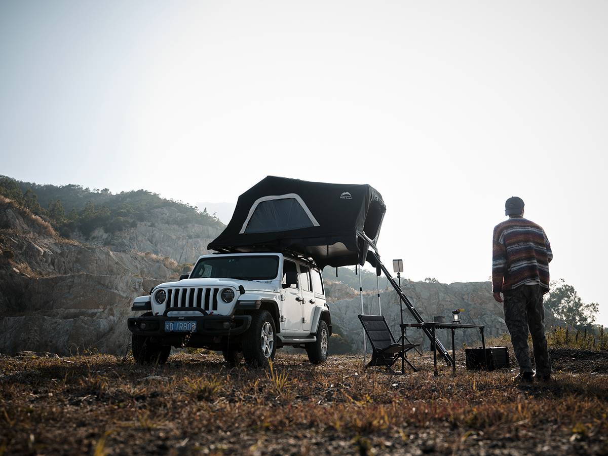 Палатка на крышу автомобиля Wild Land Voyager 250 Pro ECO