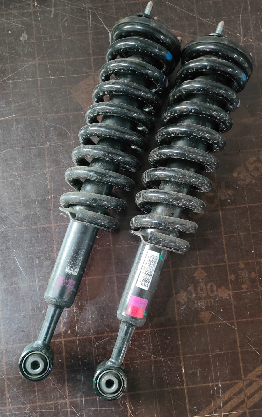 Стойки амортизационные в сборе передние левая/правая Tank 300