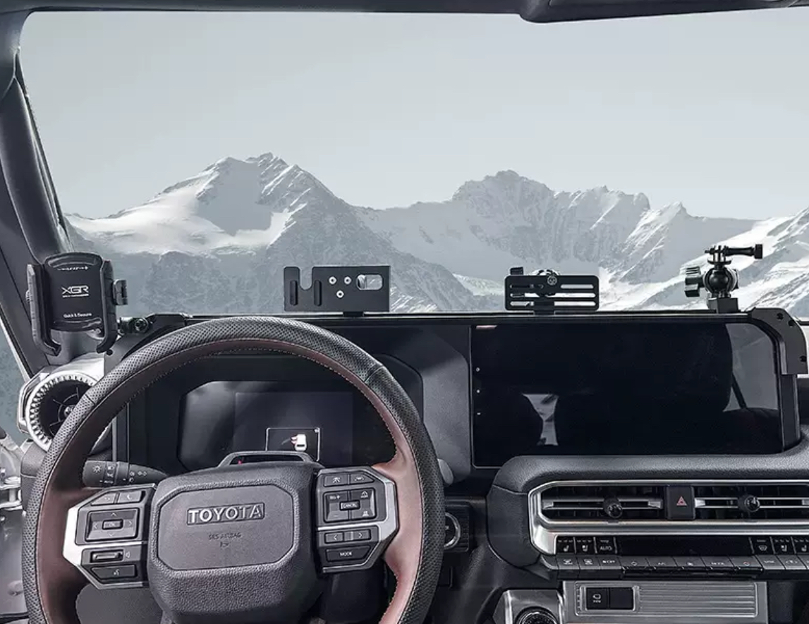 Держатель аксессуаров на центральную панель TOYOTA LC250