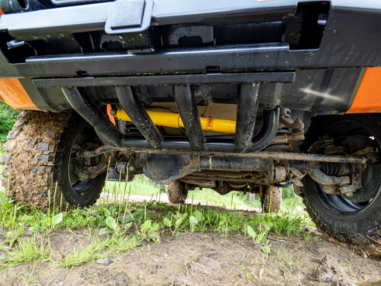 Бампер передний силовой/защита штатного бампера РИФ УАЗ Патриот 2015+ с квадратом под фаркоп и защитой рулевых тяг (стандарт)