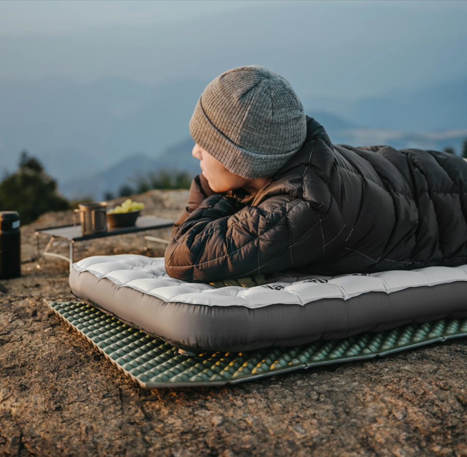 Коврик надувной Naturehike 196х64х10 см, серебристый карбон