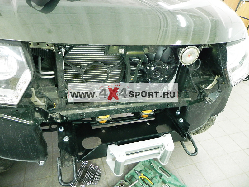 Площадка под лебедку в штатный бампер УАЗ Патриот после 2015 г.в под ролики