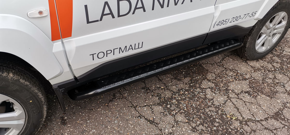 Пороги РИФ силовые Lada Niva Travel (черный алюминий)