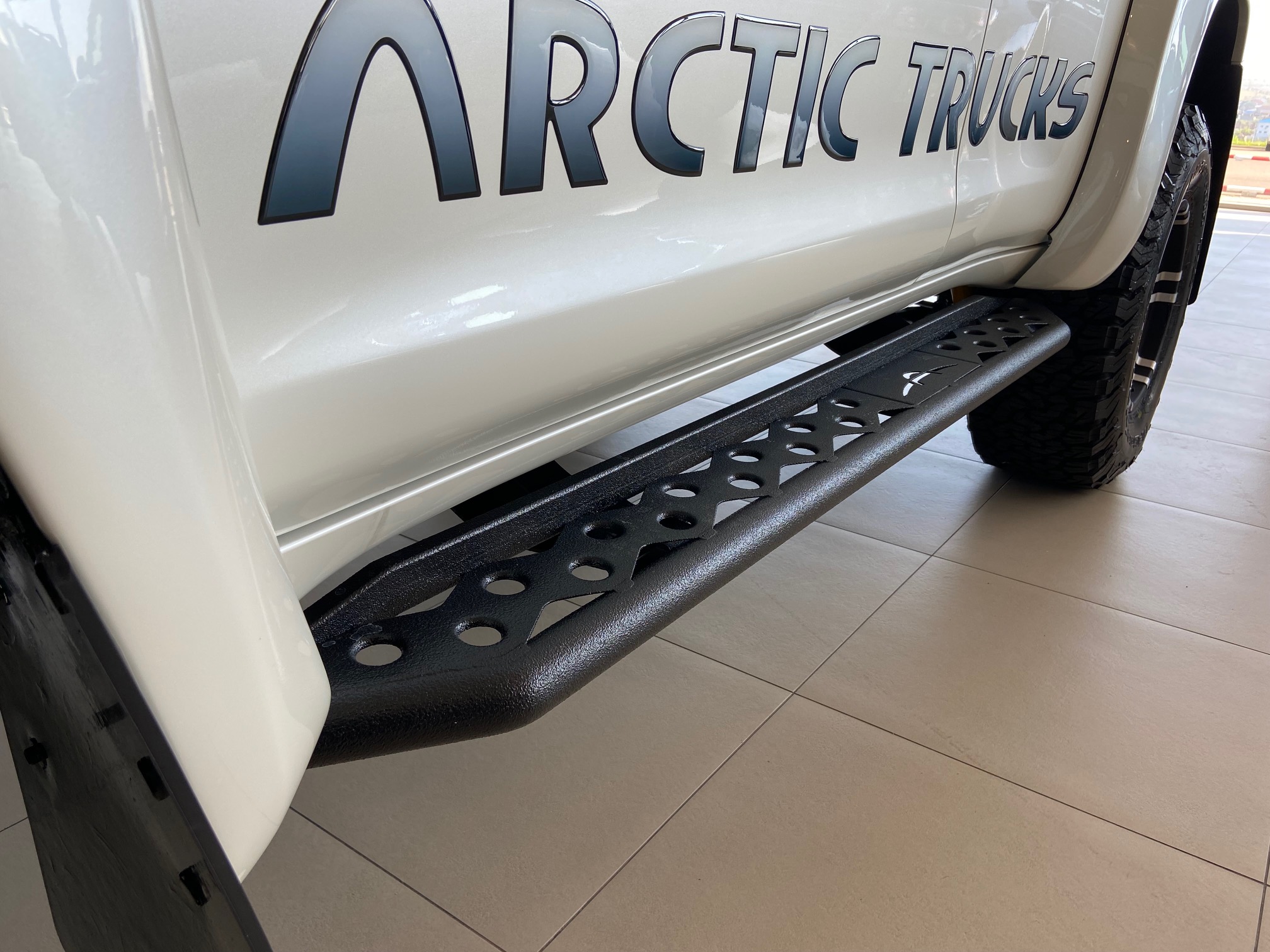 Пороги силовые FORTUNER (лого) сталь