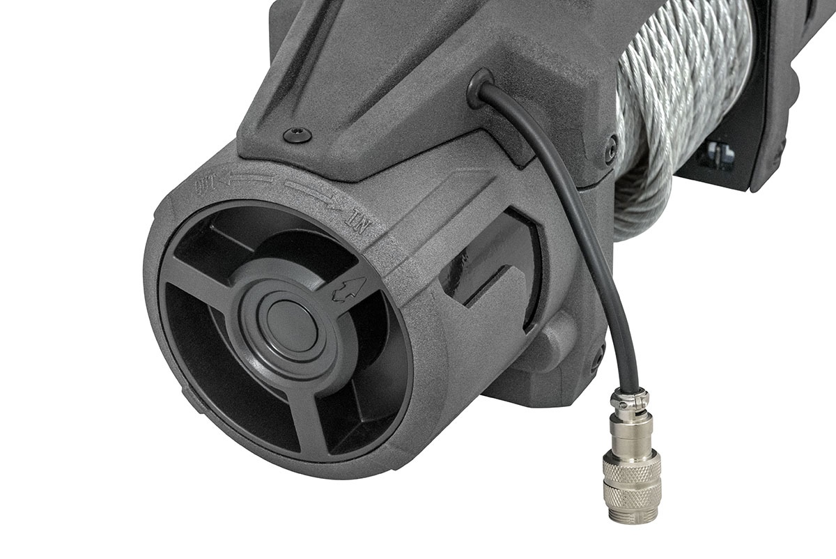 Лебёдка автомобильная электрическая 12V Runva EWV6000F 2722 кг (стальной трос)