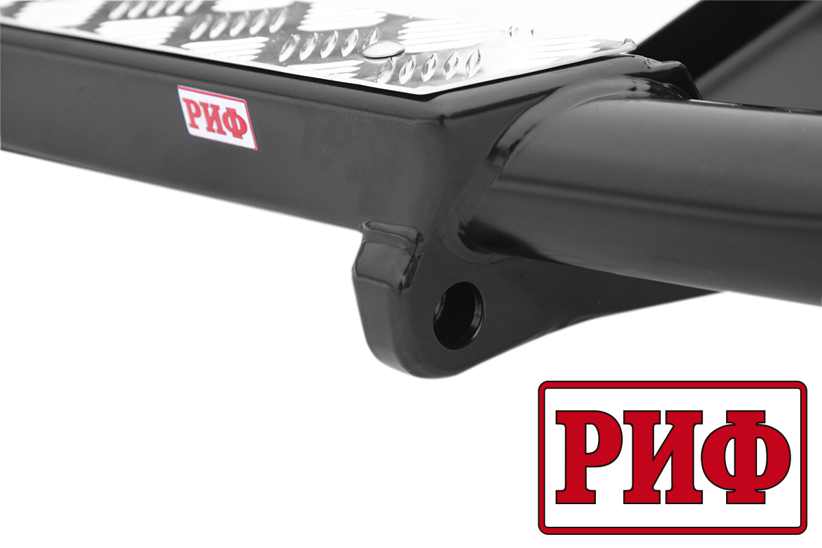 Бампер РИФ силовой задний Toyota Fortuner 2015+ c квадратом под фаркоп