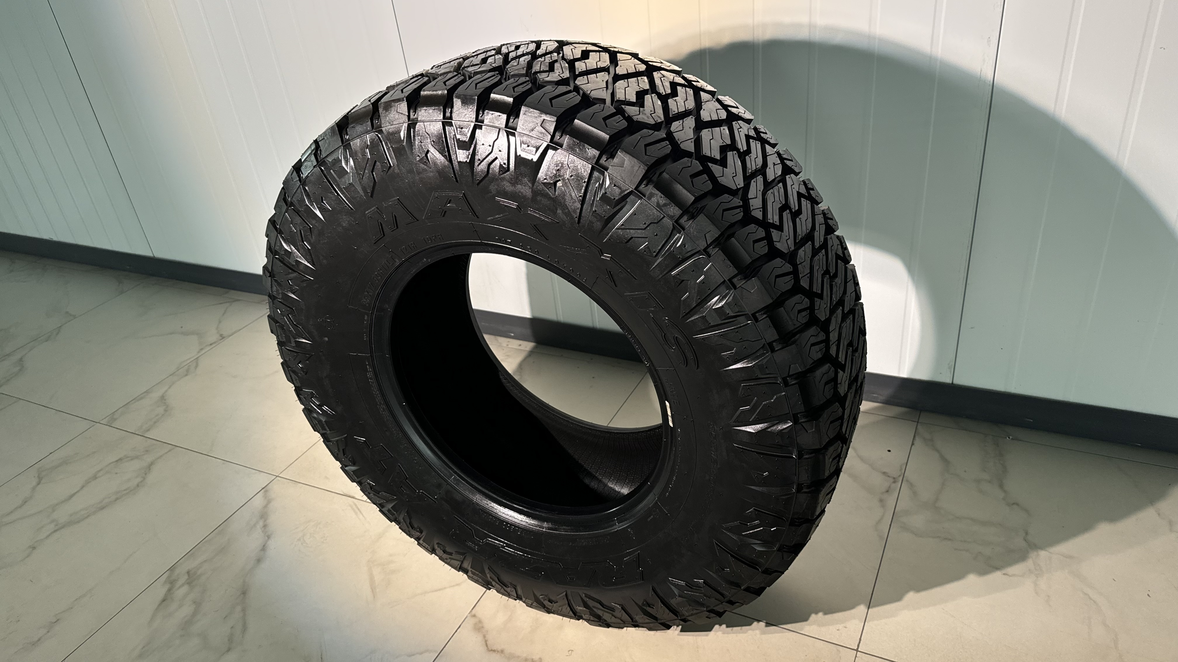 Maxxis RAZR AT 35x12.5R17LT 121R AT811