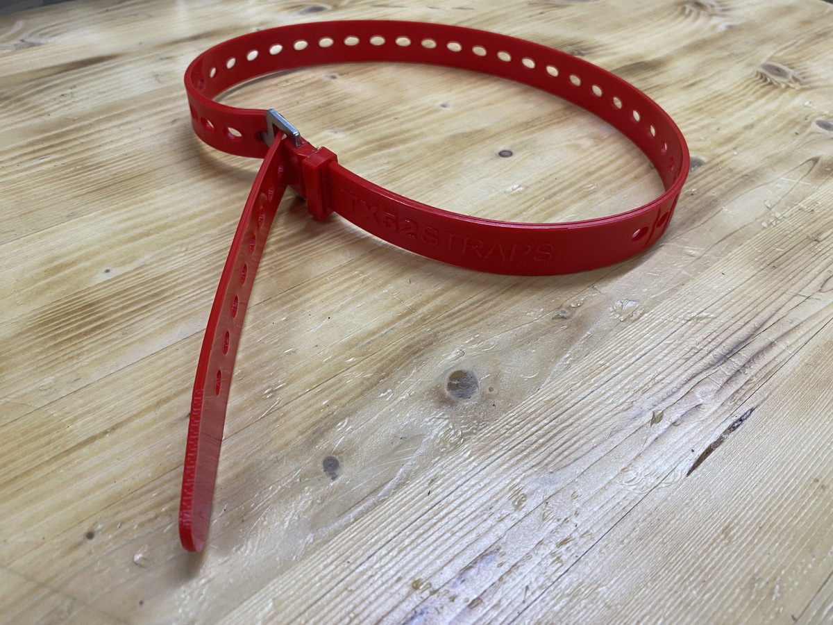 Ремень универсальный красный (750 мм)