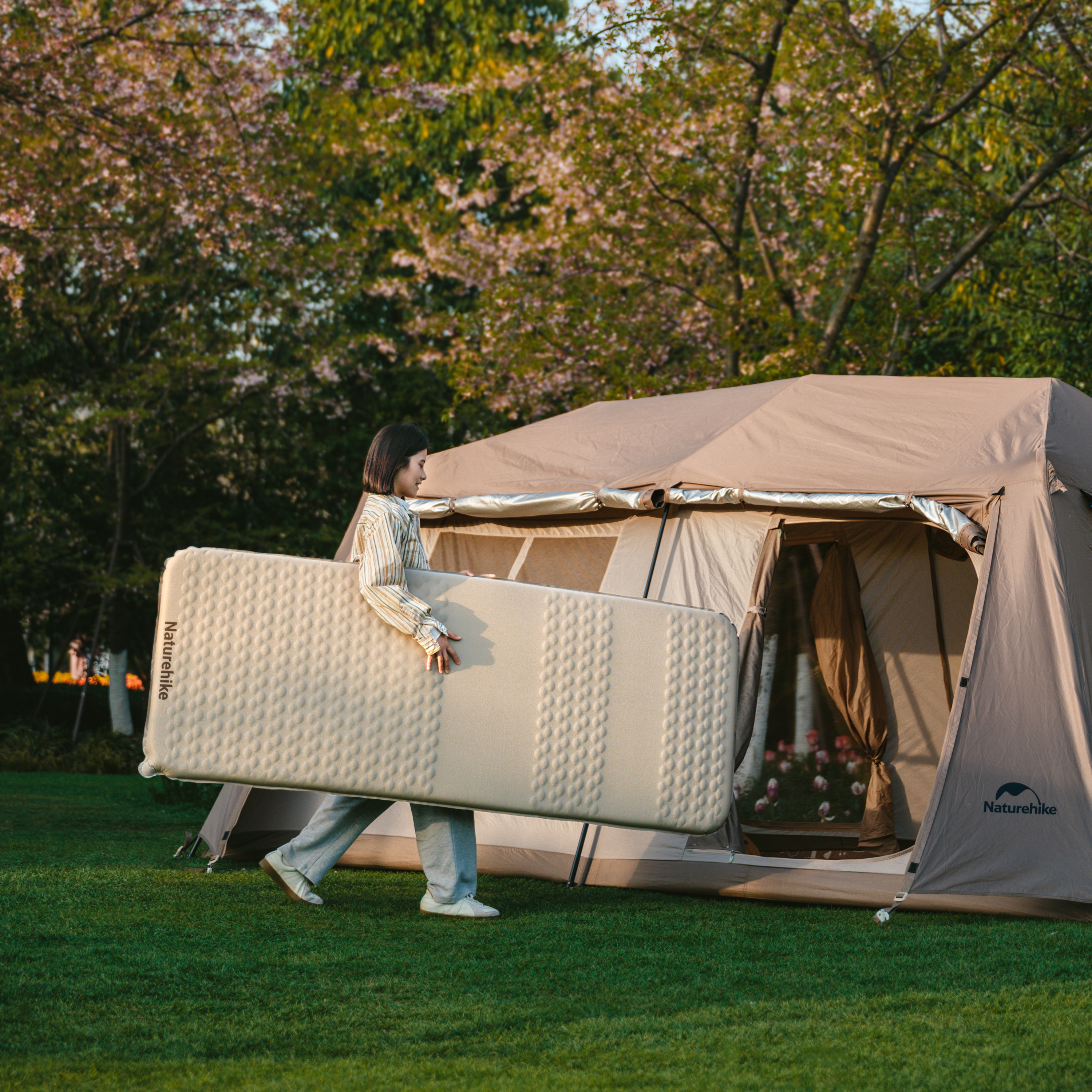 Коврик самонадувающийся Naturehike 200х76х6,5 см, бежевый