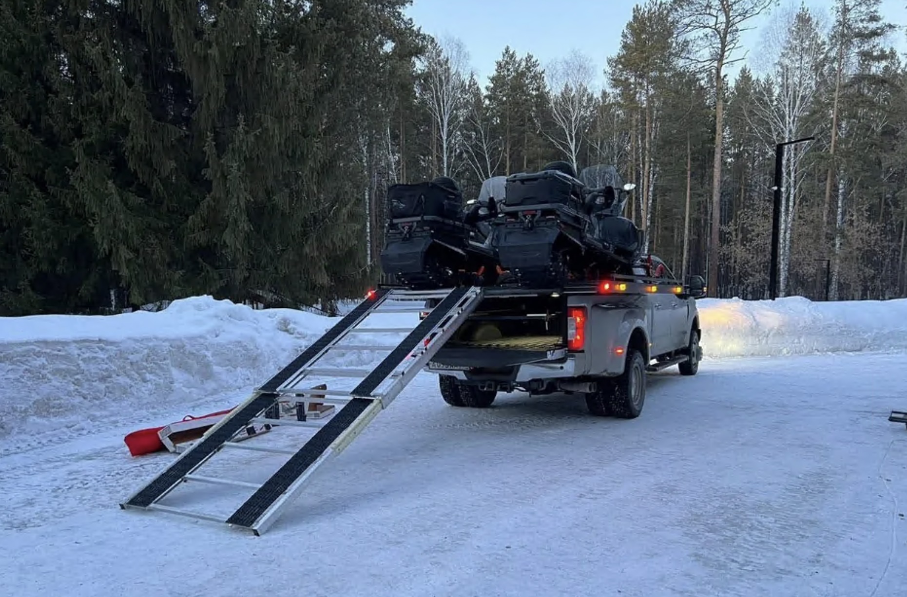 Платформа для перевозки техники и оборудования с удлинителем (с комплектом креплений Super Clamp и нескользящим покрытием Superglide PRO)