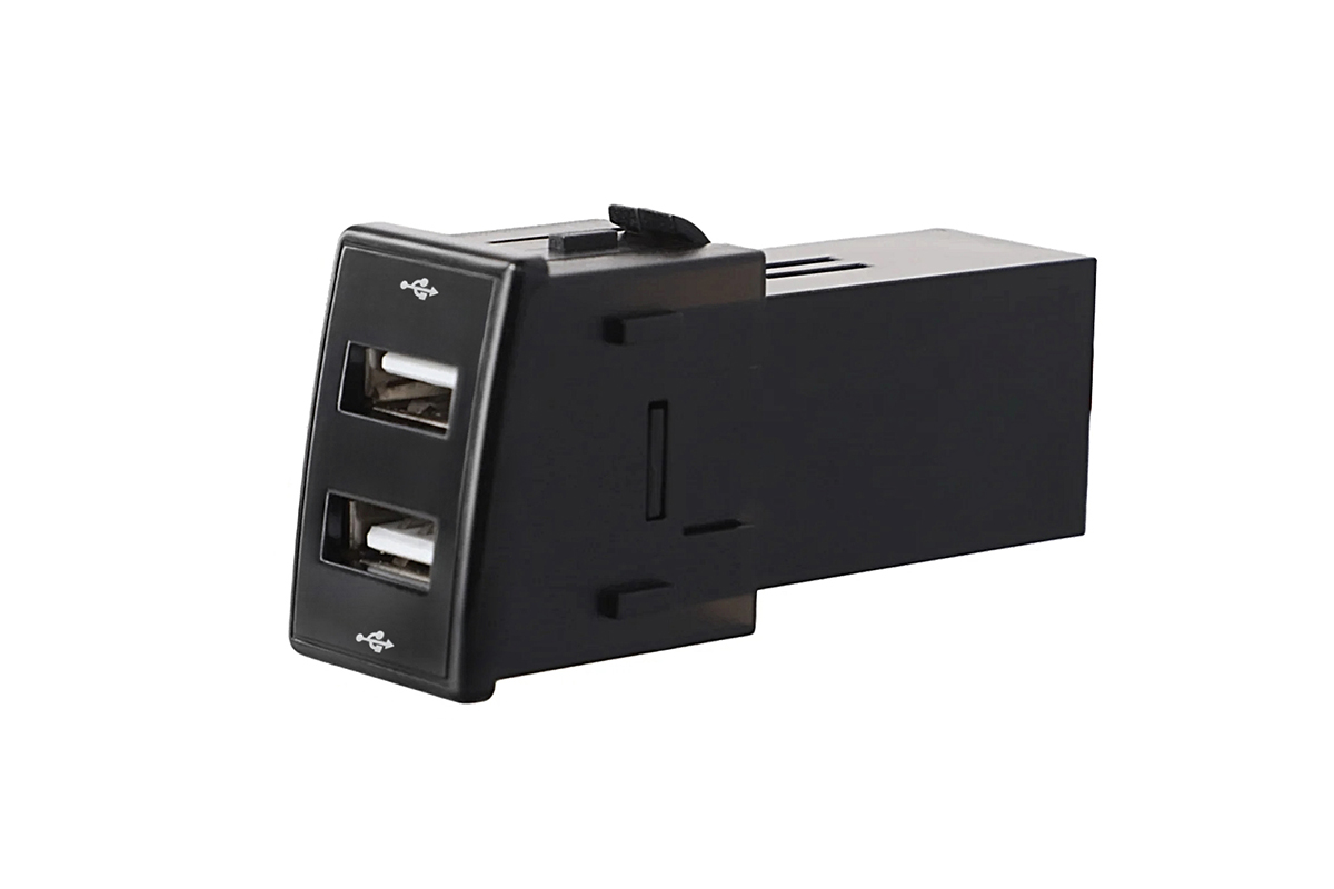 Розетка USB 3,1A для isuzu 40x22