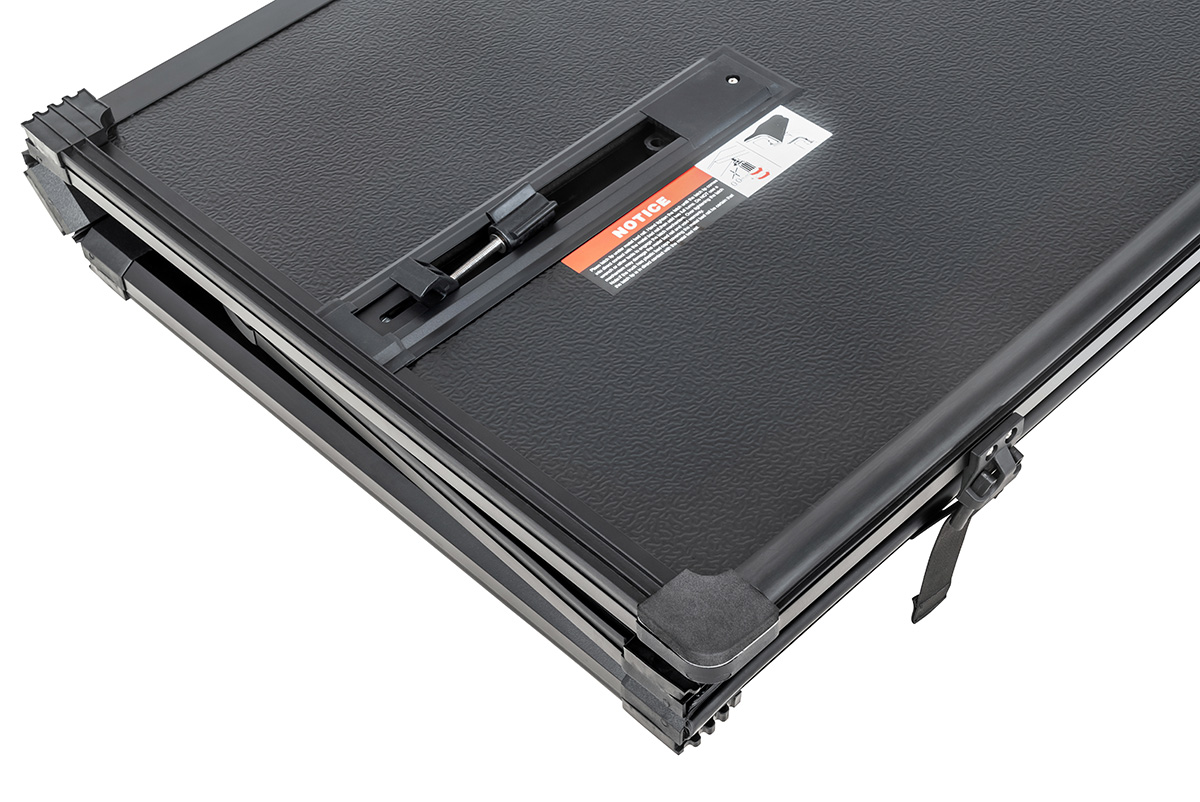 Крышка кузова РИФ для Volkswagen Amarok 2023+, трёхсекционная 1540х1600/1560 мм, алюминиевая, черная