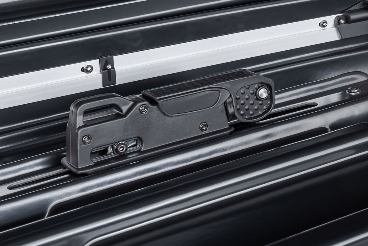 Бокс автомобильный на крышу Pentair COBRA 420L черный глянец, двусторонний