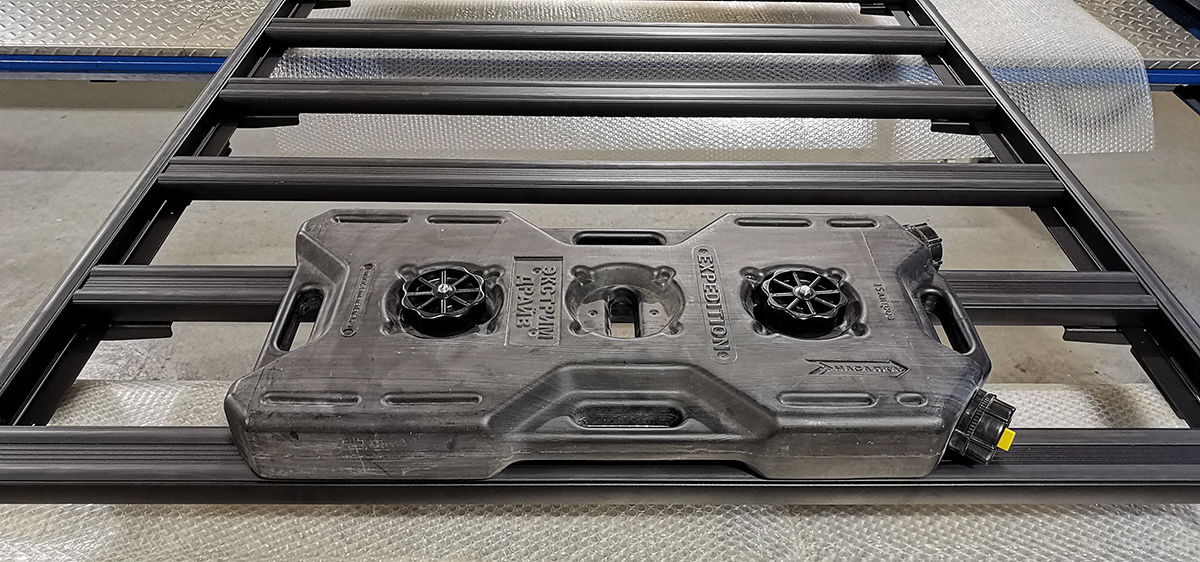 Кронштейны для крепления экспедиционной канистры к алюминиевому багажнику (платформе) РИФ