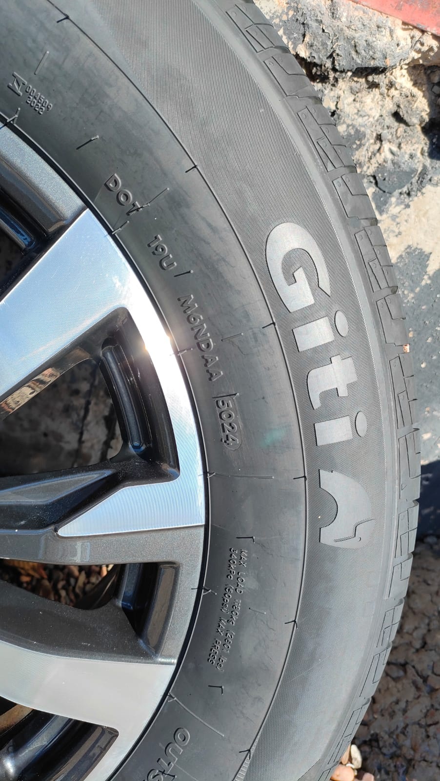 Колесо в сборе: шина б/у Giti GitiXross HT71 265/60 R18 114H XL б/у  + диск R18 GWM Poer демонтированное с нового авто